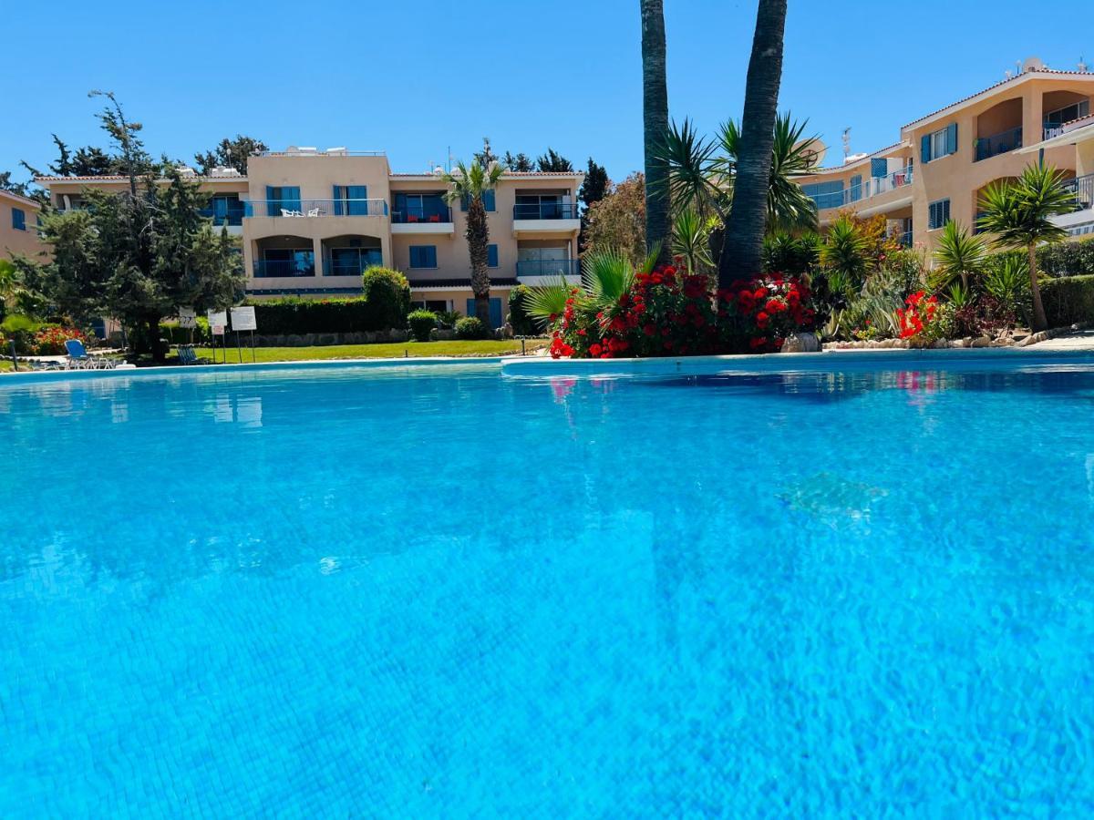 Golden Palms Paradise Garden Пафос Экстерьер фото