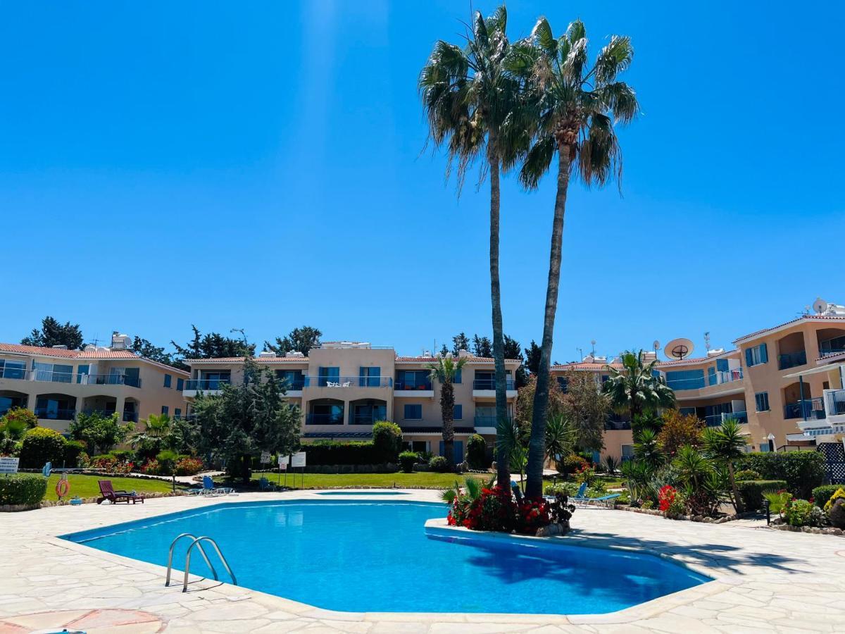 Golden Palms Paradise Garden Пафос Экстерьер фото